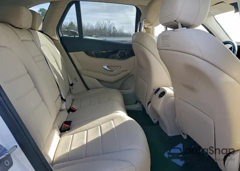 2018 Mercedes-Benz Glc 300 z USA, uszkodzony, nr VIN WDC0G4JB5JV080865